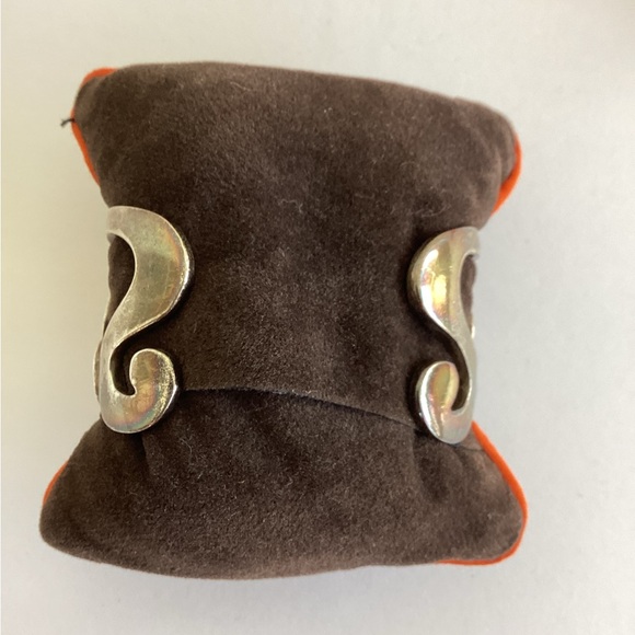 Winterthur sterling silver modern cuff - Picture 2 of 4